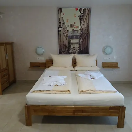 Hilda Apartment *